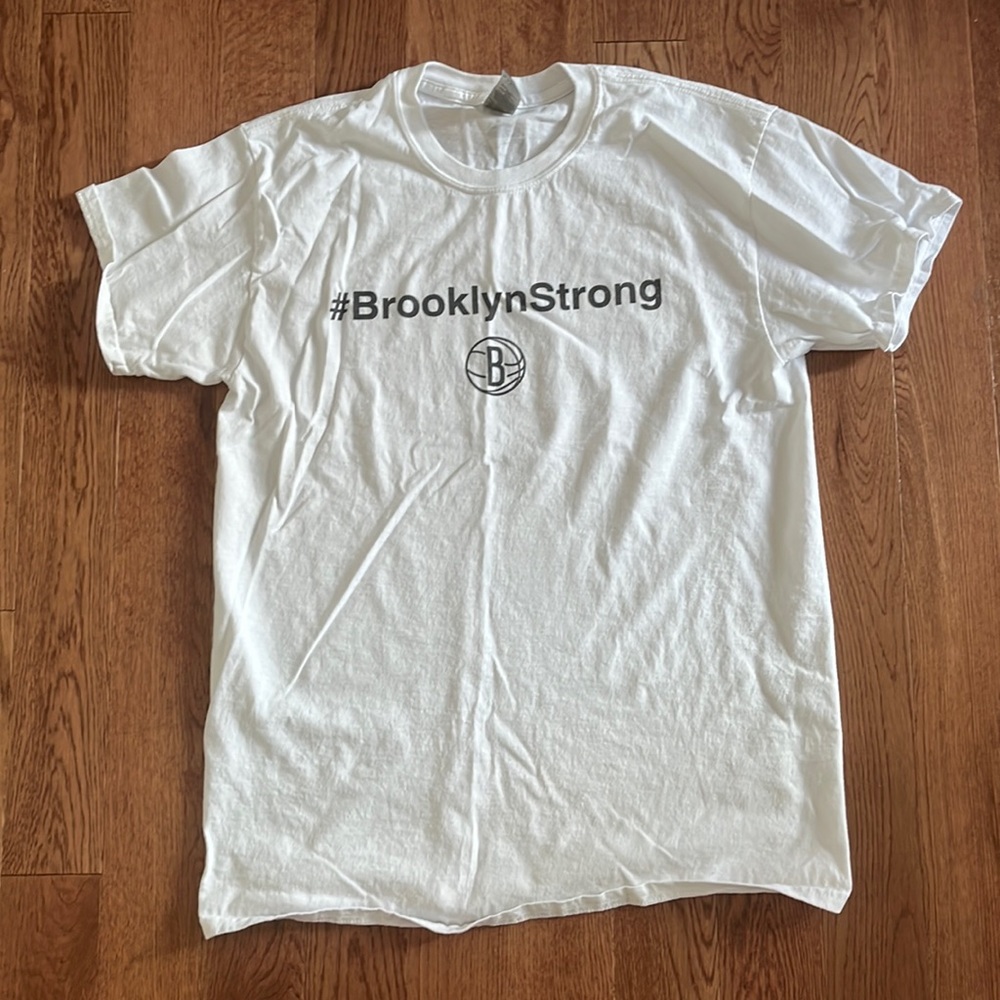 Brooklyn Nets Playoff t-shirt size medium